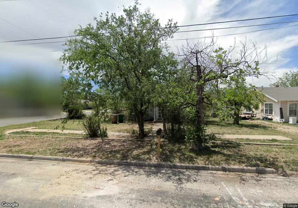 627 E Avenue D, San Angelo, TX 76903 - photo 1