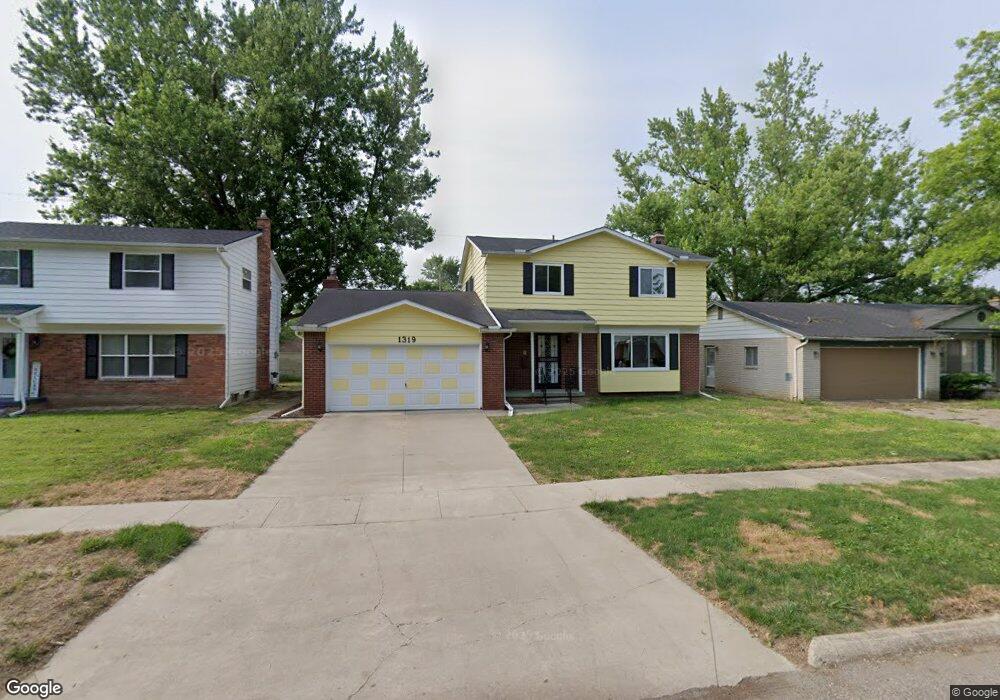 1319 Chatham Dr, Flint, MI 48505 - photo 1