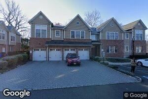 20 Hemlock Ln, Tenafly, NJ 07670