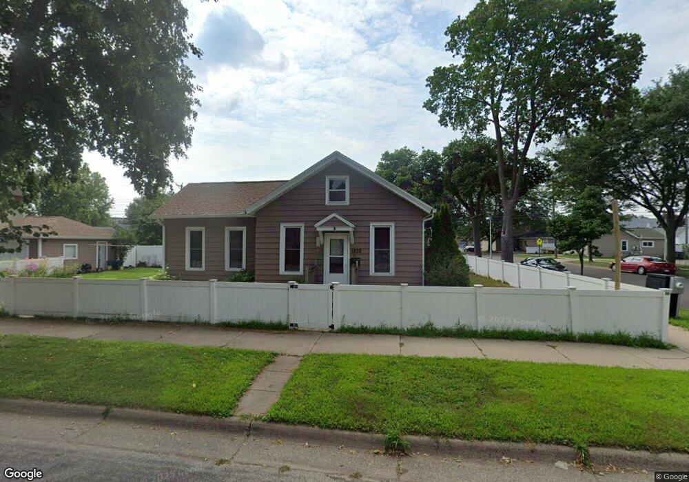 1202 9th St S, La Crosse, WI 54601 - photo 1