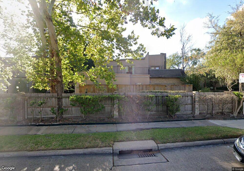 28 Bayou Pointe Dr, Houston, TX 77063 - photo 1