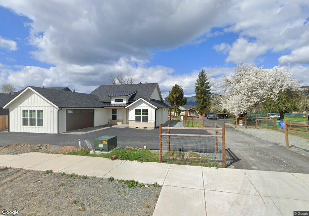 1961 Cloverlawn Dr unit 2, Grants Pass, OR 97527 - photo 1