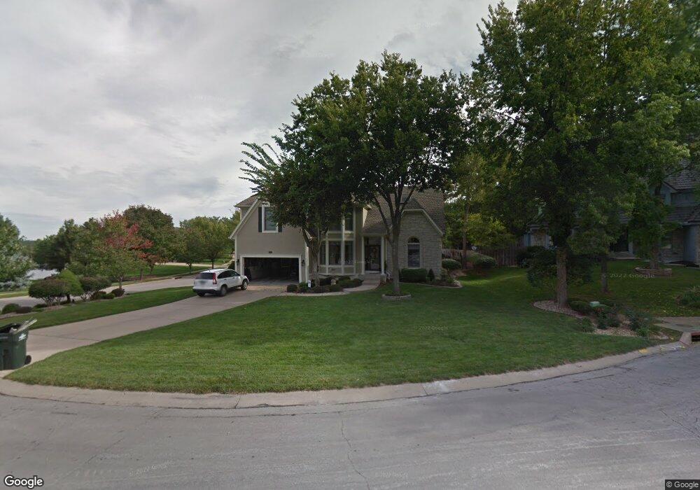 7817 Oakview Ln, Shawnee, KS 66216 - photo 1