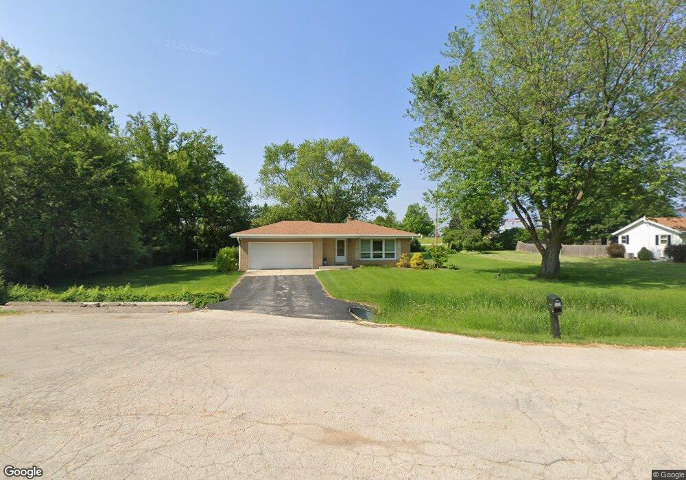 N4W22714 Lexington Dr, Waukesha, WI 53186 - photo 1