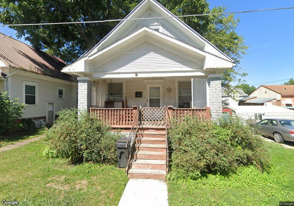 317 W End Ave, Moberly, MO 65270 - photo 1