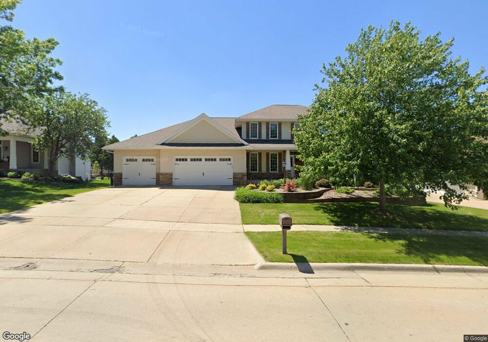 926 Eagle Ridge Rd, Cedar Falls, IA 50613 - photo 1