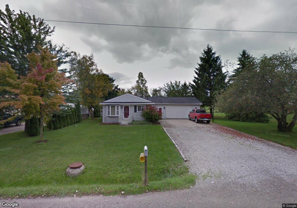 717 Ford Rd, Carleton, MI 48117 - photo 1