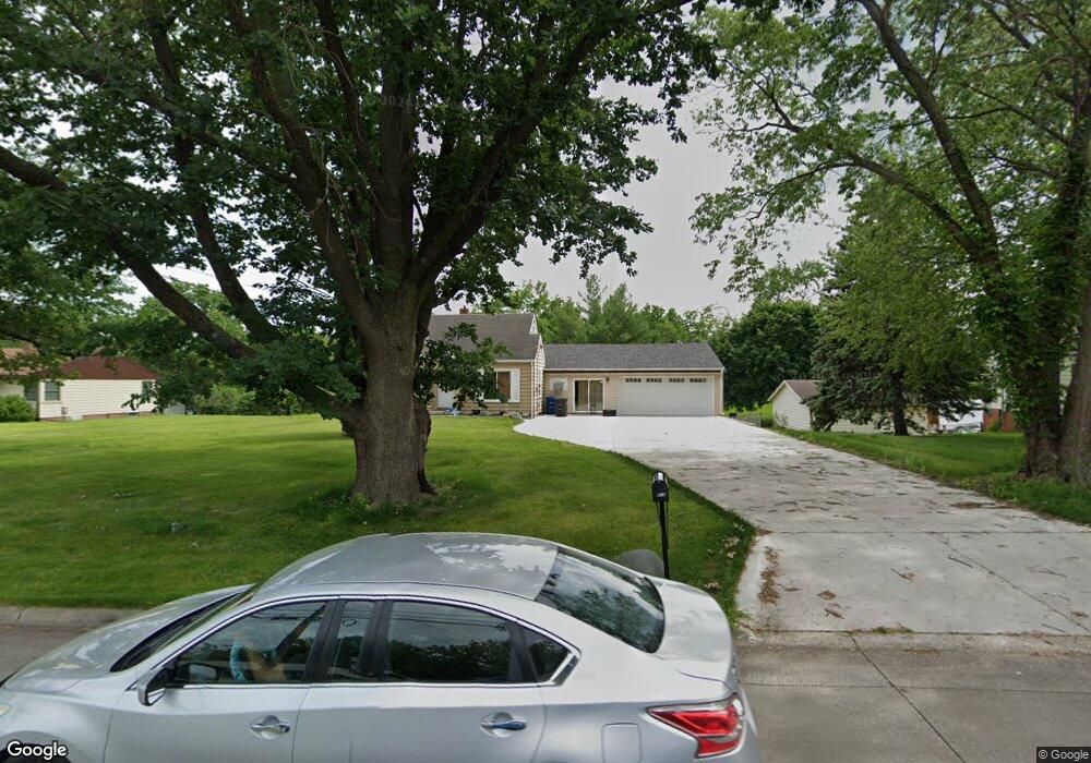 2939 E Douglas Ave, Des Moines, IA 50317 - photo 1