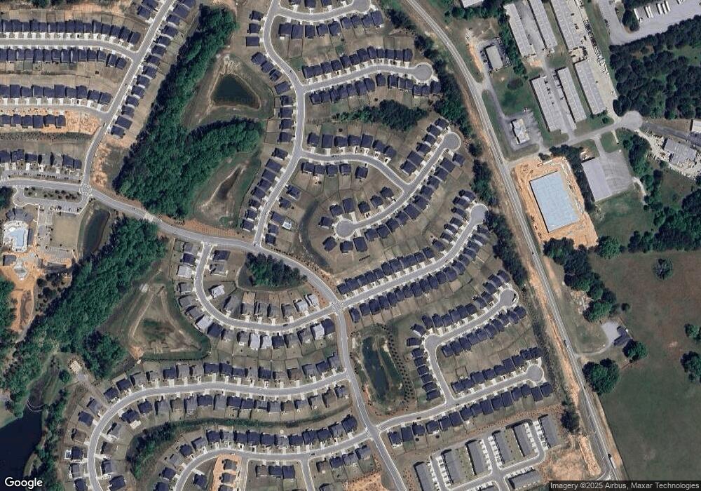 567 Chelan Ct, Hoschton, GA 30548 - photo 1