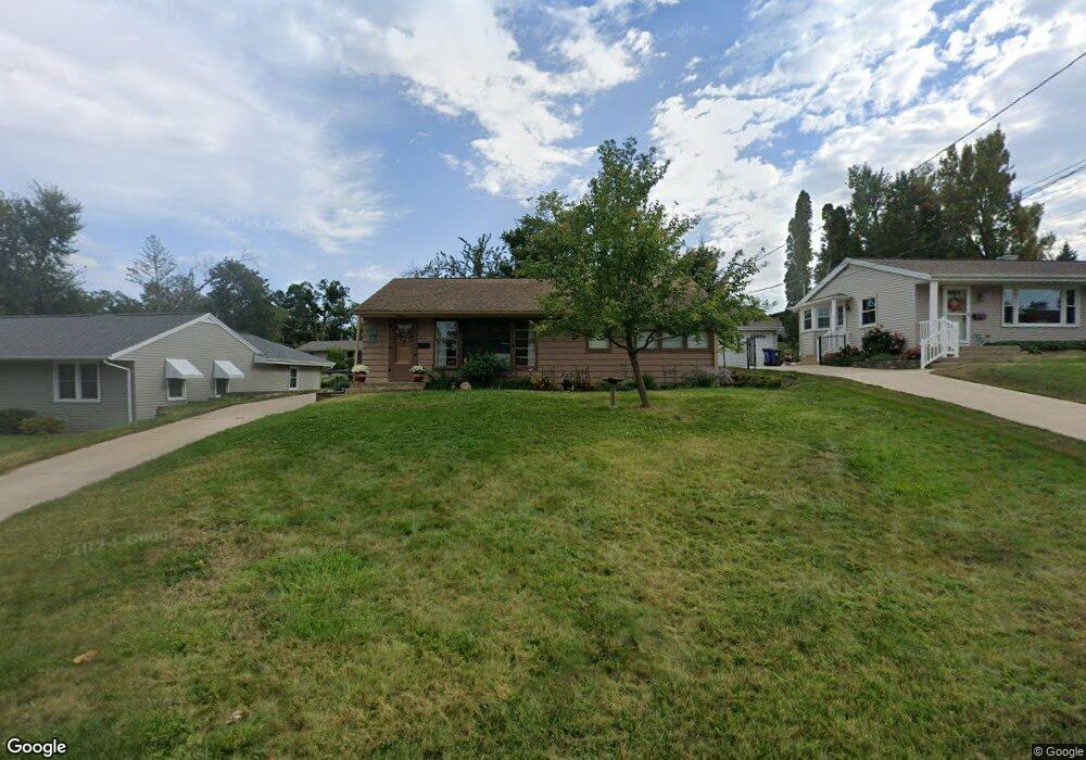 3217 14th Ave SE, Cedar Rapids, IA 52403 - photo 1