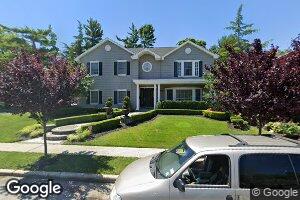 43 Sherwood Ln, Cedarhurst, NY 11516