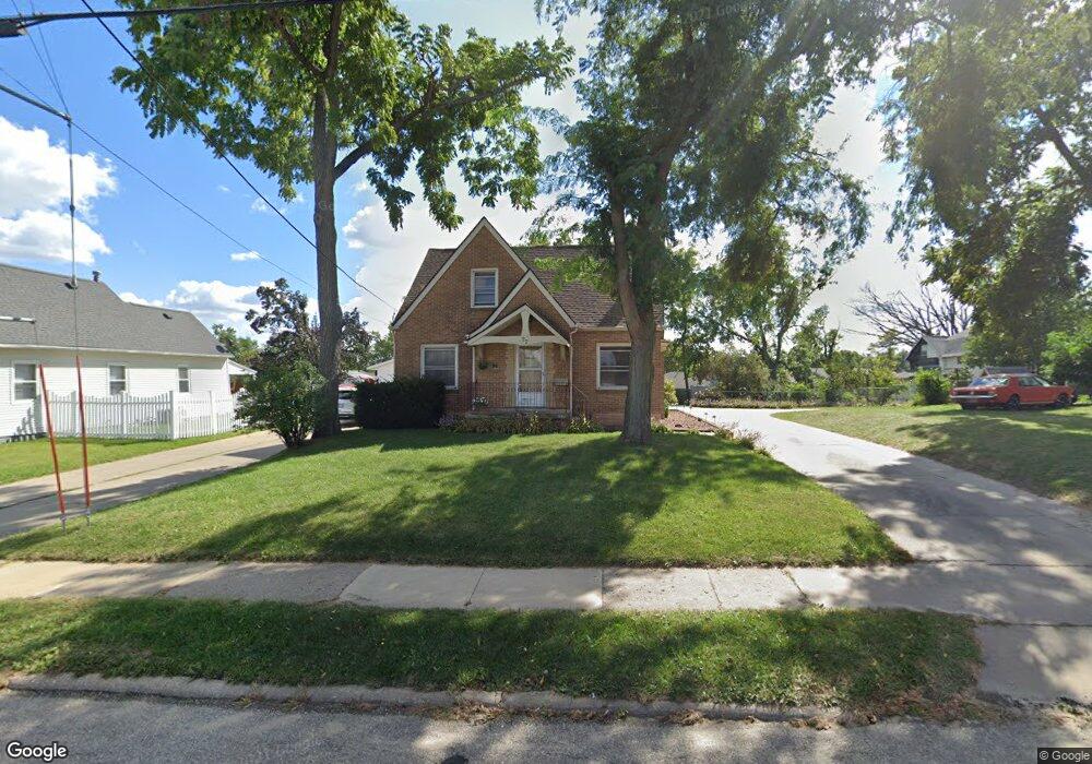 77 Wilson Ave SW, Cedar Rapids, IA 52404 - photo 1