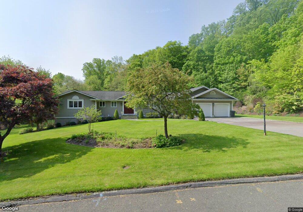 32 The Cir, Easton, CT 06612 - photo 1