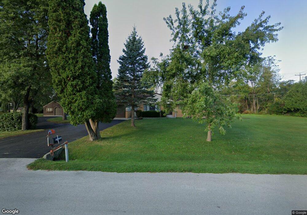 W151N7983 Hilltop Dr, Menomonee Falls, WI 53051 - photo 1