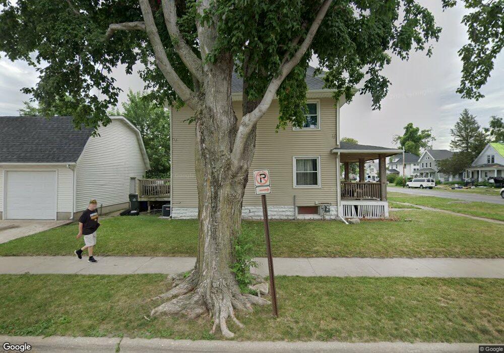 828 F Ave NW, Cedar Rapids, IA 52405 - photo 1