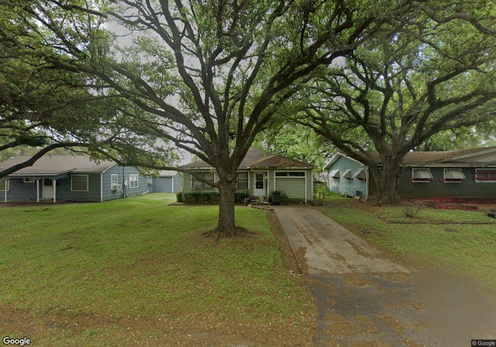 3216 8th St, Bay City, TX 77414 - photo 1