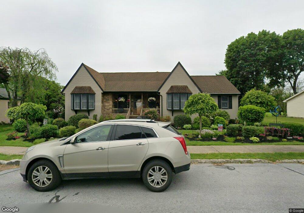 110 W Maple Ave, Myerstown, PA 17067 - photo 1