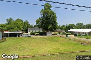 372 2nd Ave SE, Dawson, GA 39842