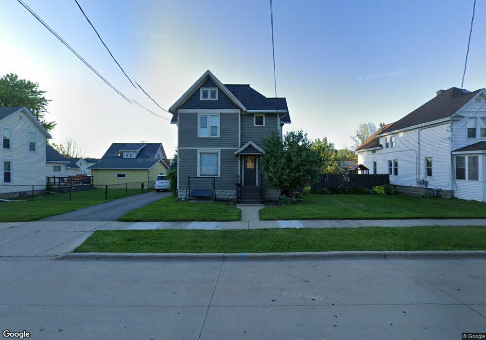 448 W 11th Ave, Oshkosh, WI 54902 - photo 1