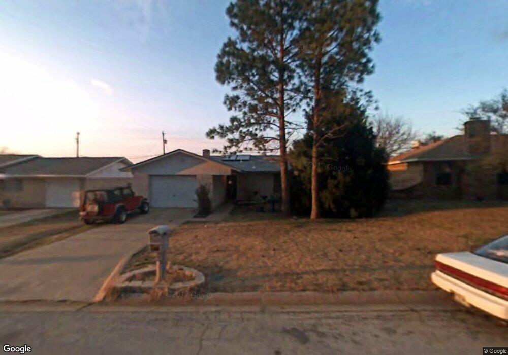 2203 Arizona St, Gainesville, TX 76240 - photo 1