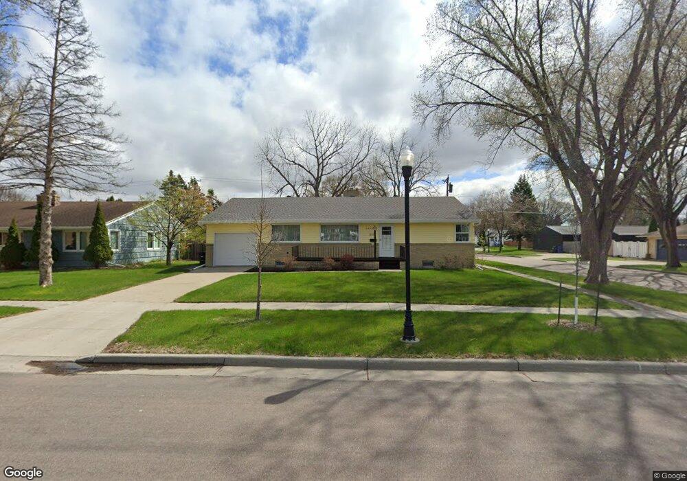 1446 6th St S, Fargo, ND 58103 - photo 1