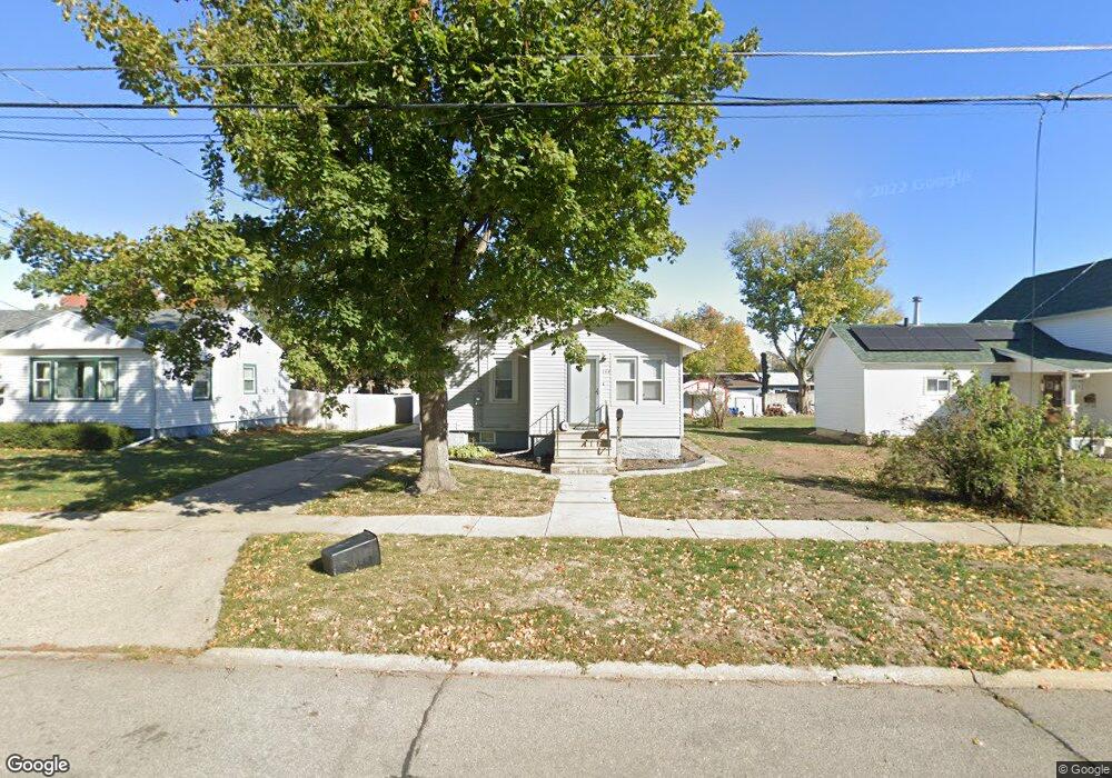 714 E 10th St N, Newton, IA 50208 - photo 1