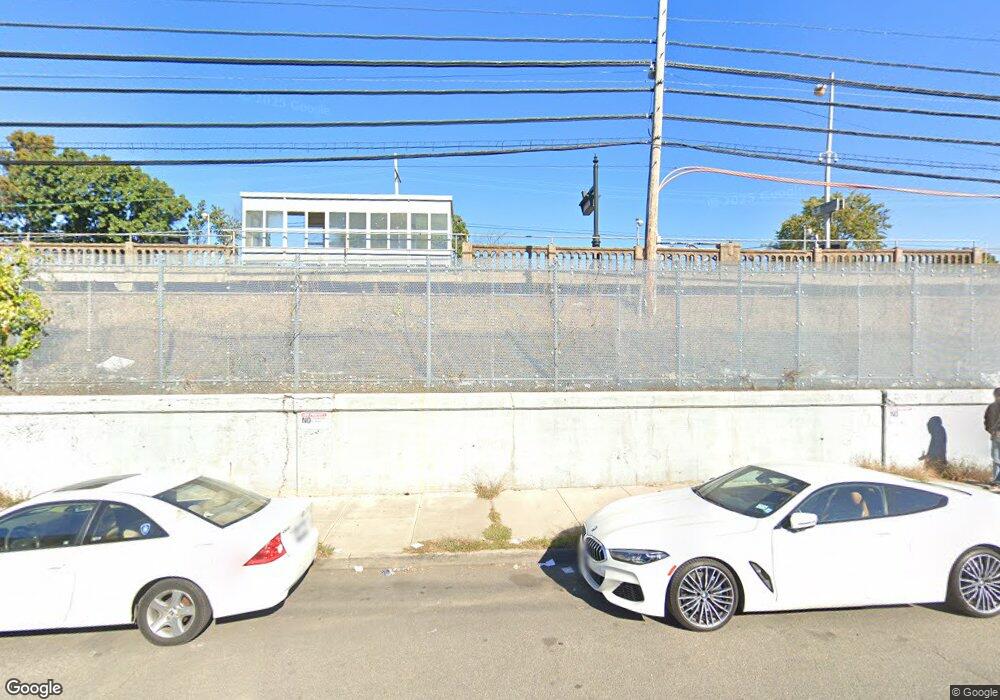 19502 99th Ave, Hollis, NY 11423 - photo 1