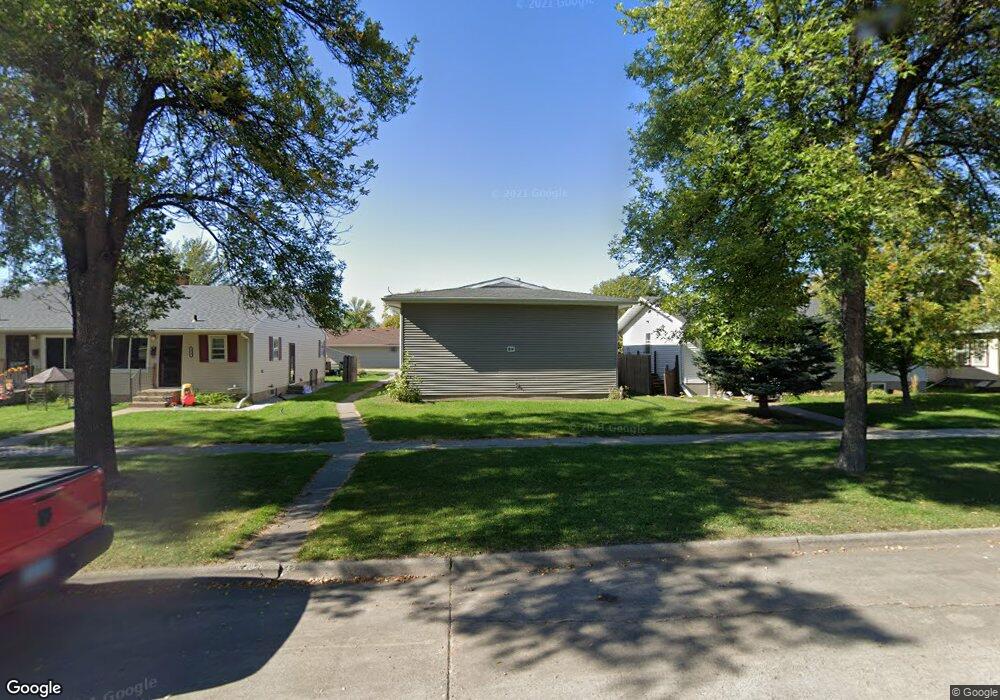 814 S 10th St, Grand Forks, ND 58201 - photo 1