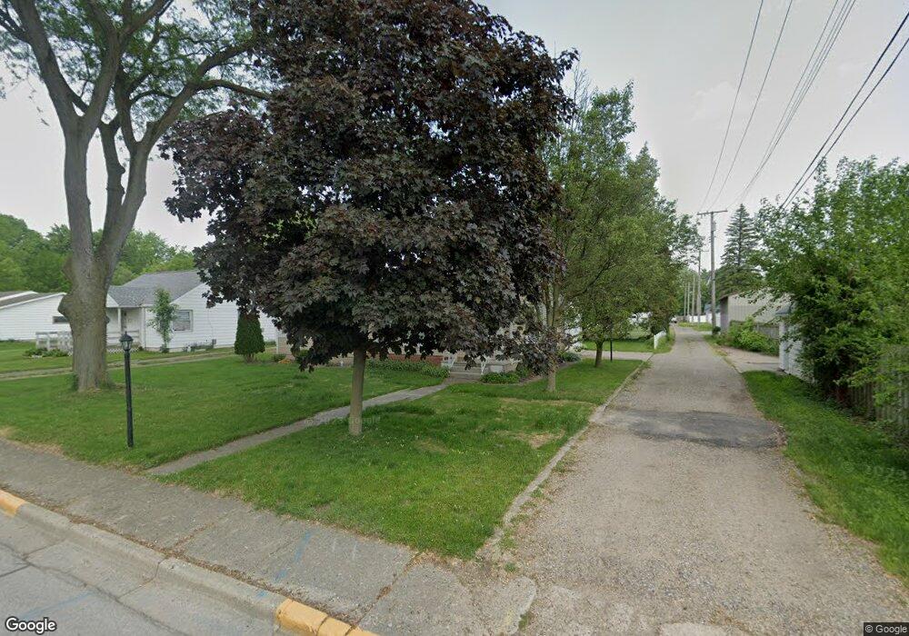 751 N Madison St, Nappanee, IN 46550 - photo 1