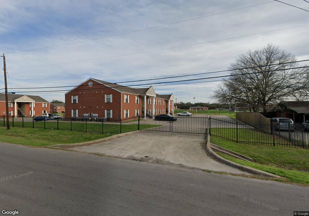 3305 W 2nd Ave, Corsicana, TX 75110 - photo 1