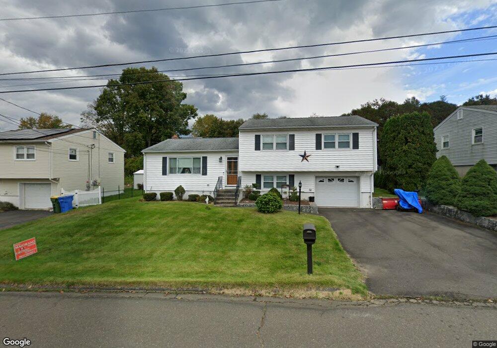 28 Greenview Dr, Waterbury, CT 06708 - photo 1