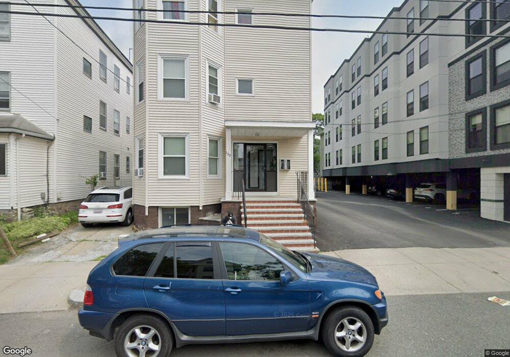 109 Thornton St unit 3, Revere, MA 02151 - photo 1