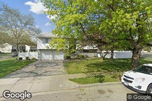 18 South Dr, New Hyde Park, NY 11040