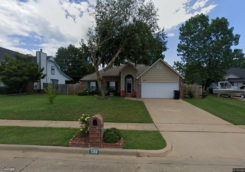 5313 S Maple Place, Broken Arrow, OK 74011 - photo 1