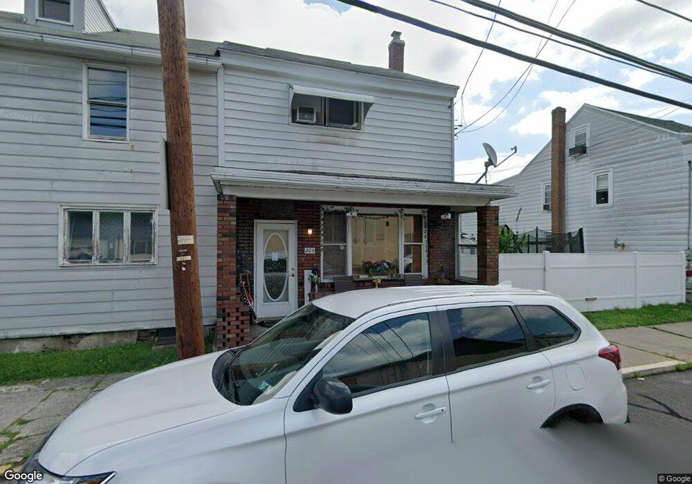 205 S 3rd St, Saint Clair, PA 17970 - photo 1