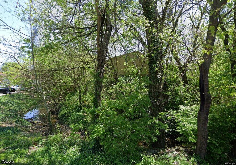 1520 E 8th St, New Albany, IN 47150 - photo 1