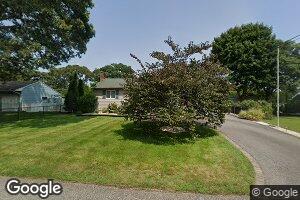 20 Holly Tree Ln, South Jamesport, NY 11970