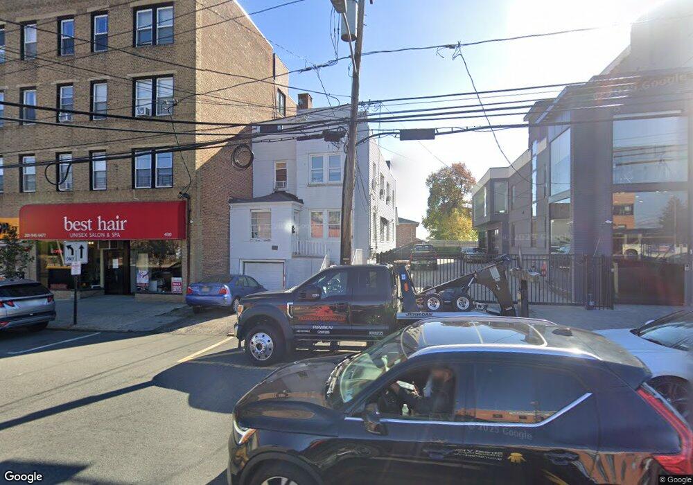 426 Anderson Ave, Cliffside Park, NJ 07010 - photo 1