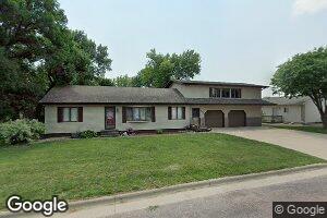 717 W 2nd Ave, Lennox, SD 57039