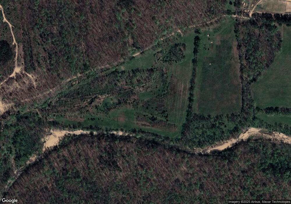 212 Les Ferrell Rd, Stewart, TN 37175 - photo 1