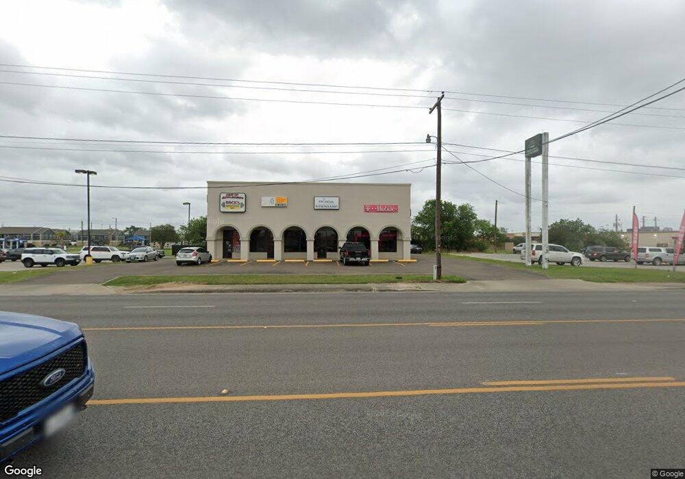 2012 N Saint Marys St, Beeville, TX 78102 - photo 1