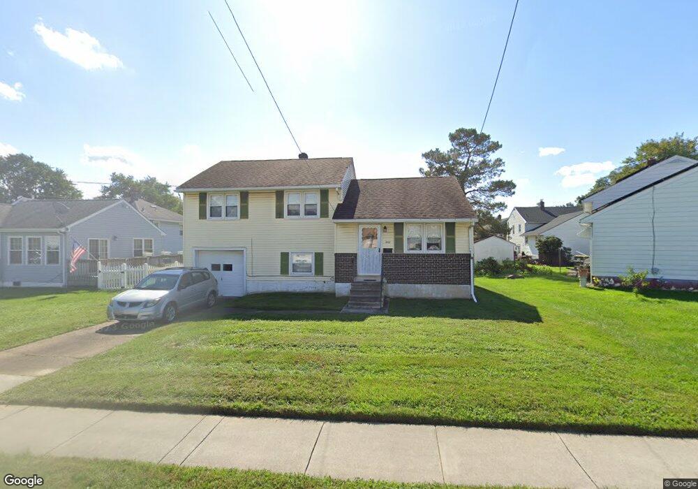 3902 Woodhaven Dr, Wilmington, DE 19808 - photo 1