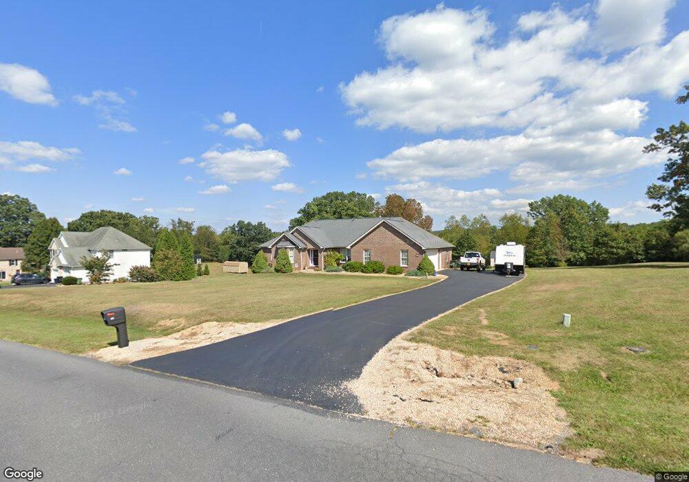 145 Hampton Dr, Stuarts Draft, VA 24477 - photo 1