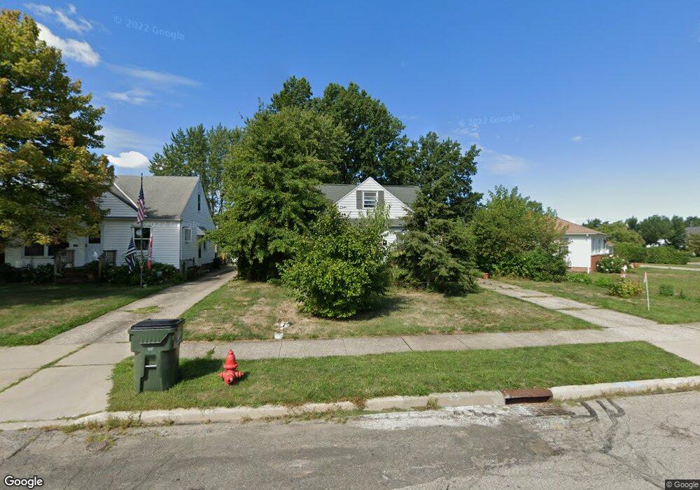 1618 Dennis Dr, Wickliffe, OH 44092 - photo 1