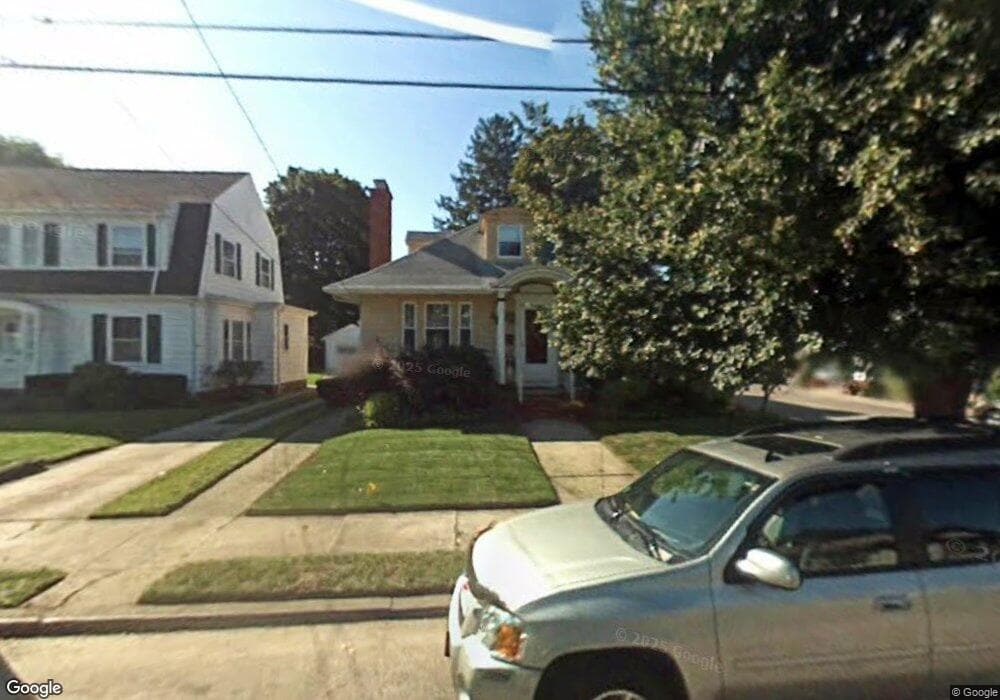 32 Moorland Ave, Cranston, RI 02905 - photo 1