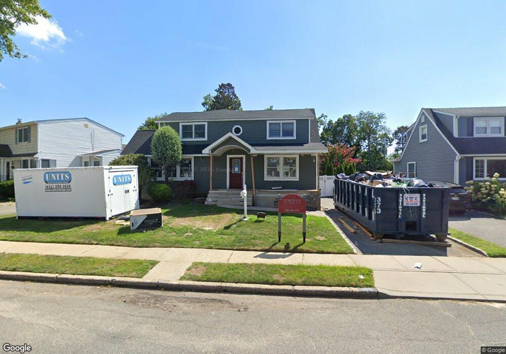 3870 Kingsberry Rd, Seaford, NY 11783 - photo 1