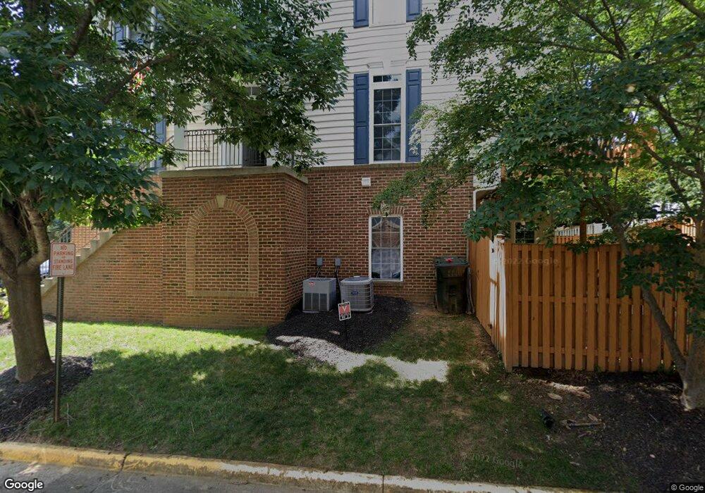 9992 Cyrandall Dr, Oakton, VA 22124 - photo 1