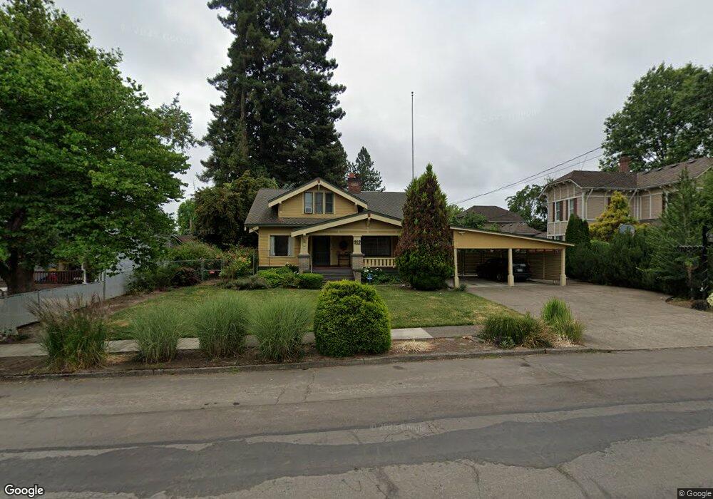 712 E 4th St, Newberg, OR 97132 - photo 1