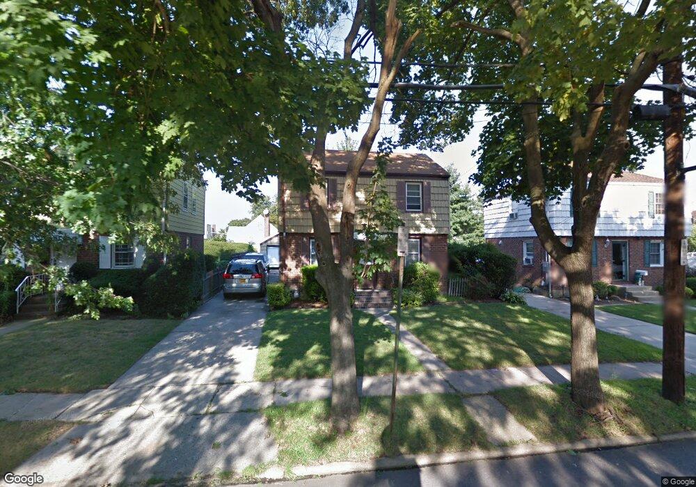 292 Latham Rd, Mineola, NY 11501 - photo 1