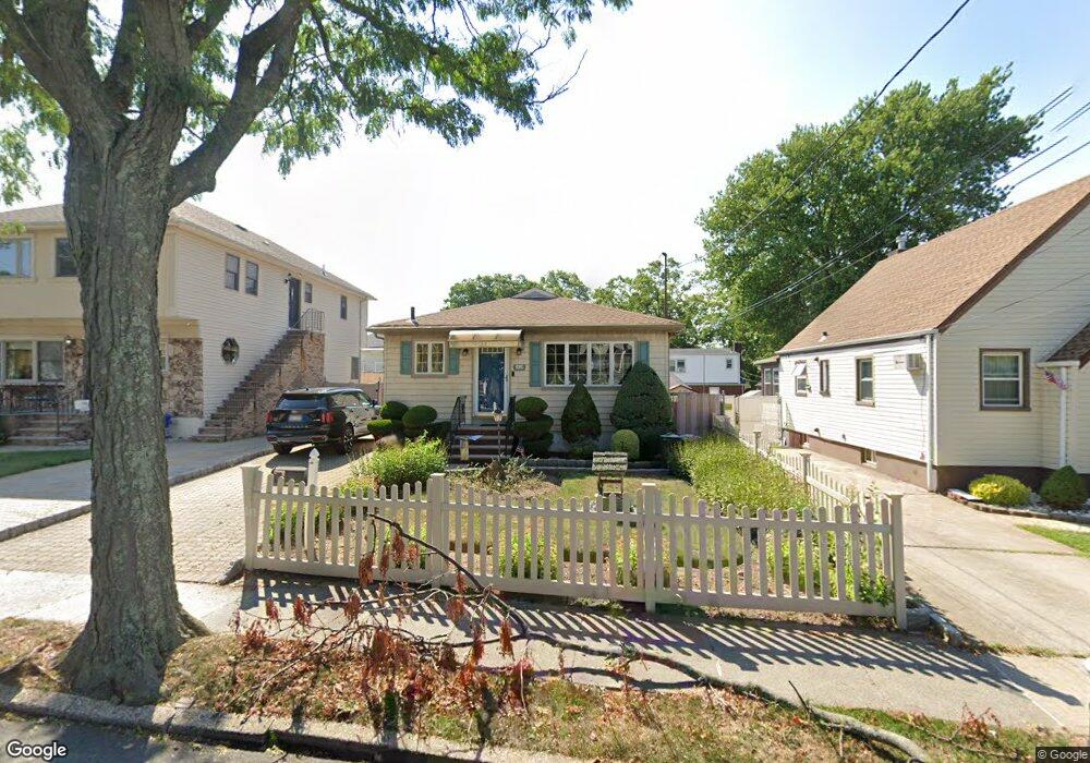 68 Mann Ave, Staten Island, NY 10314 - photo 1